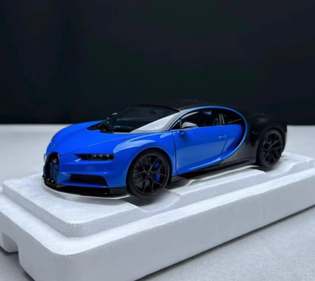 AUTOART 奥拓原厂1:18布加迪 奇龙CHIRON 跑车 仿真 汽车模型收藏