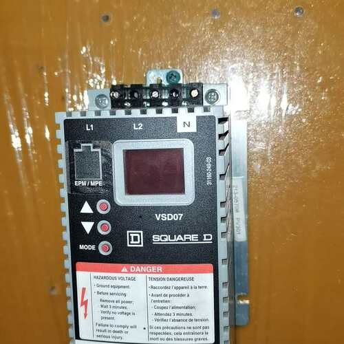 议价VSD07变频器，0.37KW一个，货，，具可维修