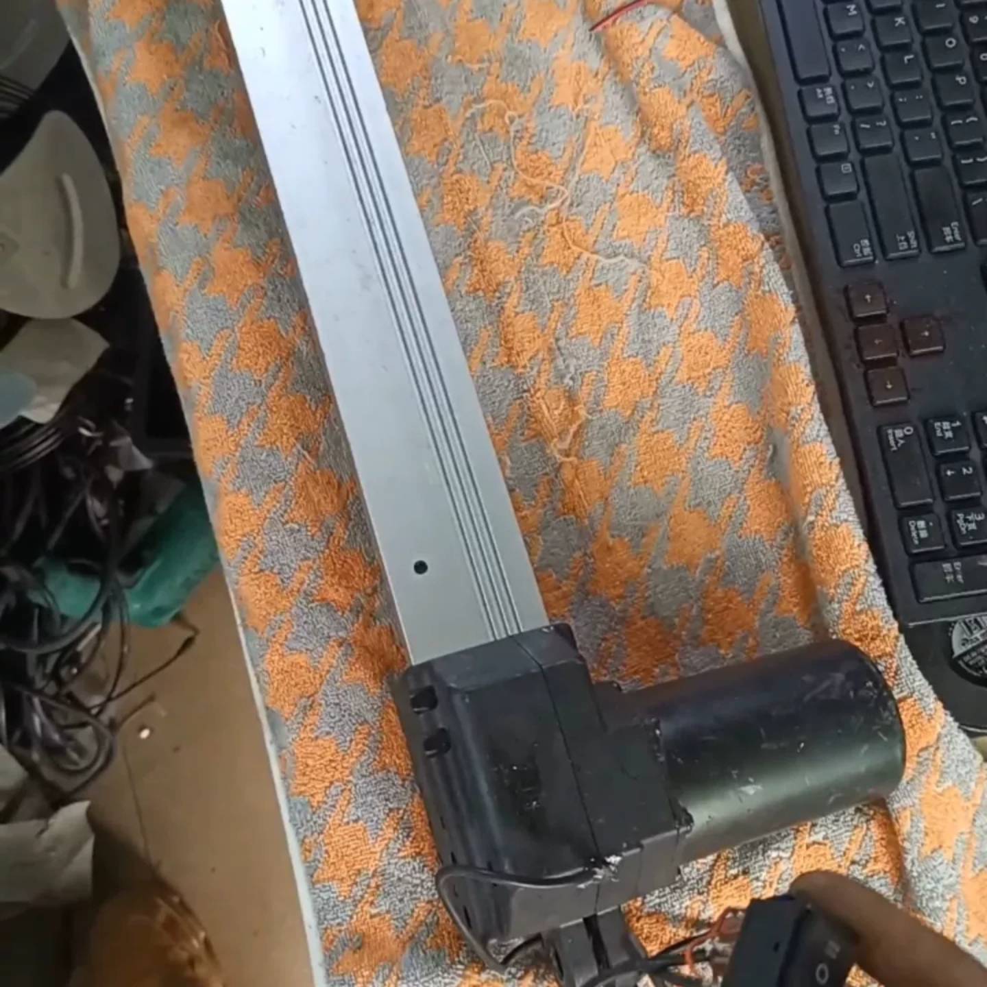 可议价电动推拉杆，29V2A， 力度1000n，330mm行程。发