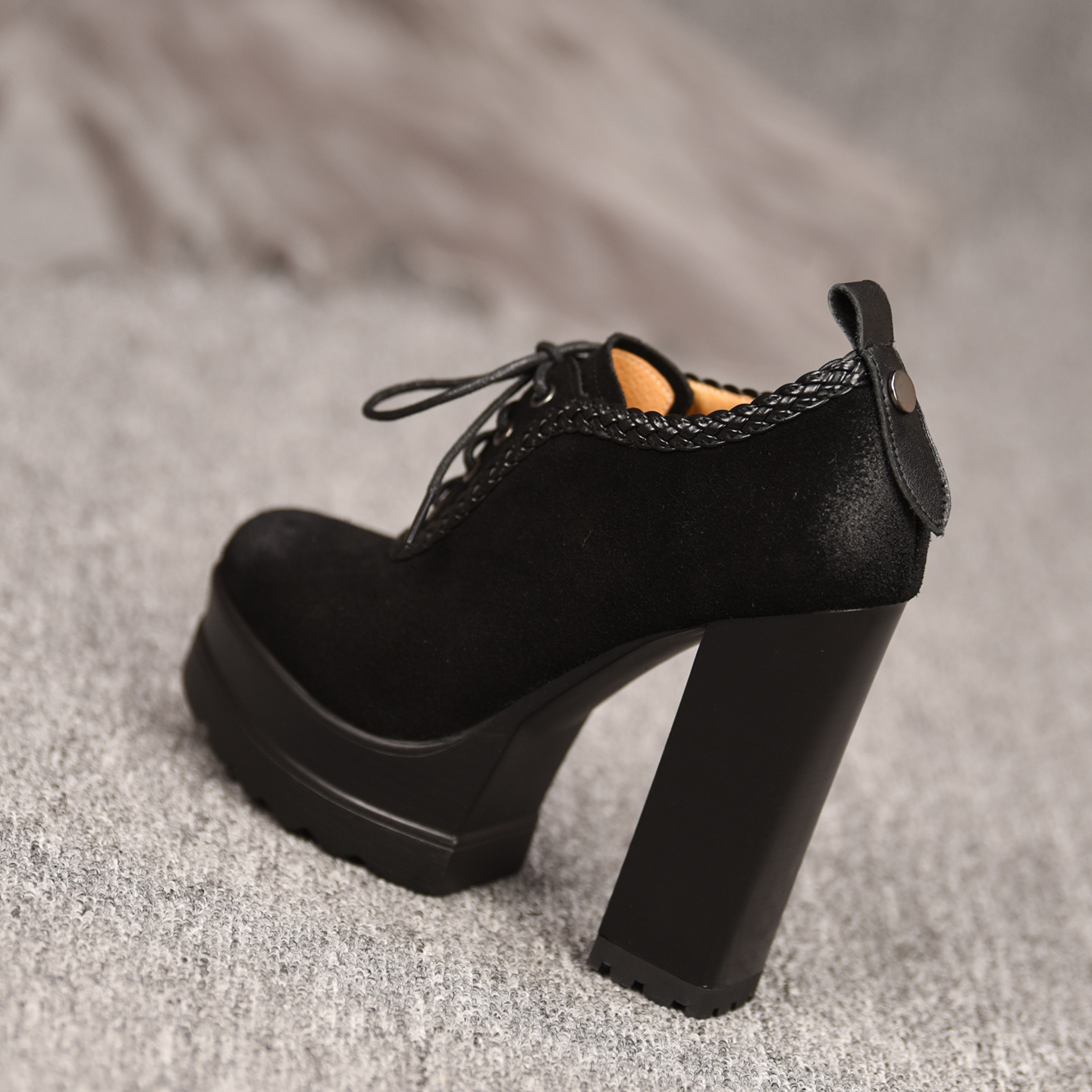 misili复古防水台粗跟深口单鞋