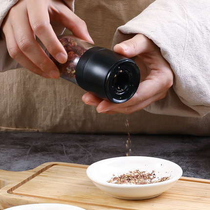 日本胡椒研磨器现磨海盐花椒粉末研磨瓶手动黑胡椒粒研磨器调味瓶