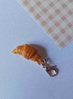 原创日本手作微缩食玩牛角包可颂包挂 翻包 钥匙链手机挂件拉链扣