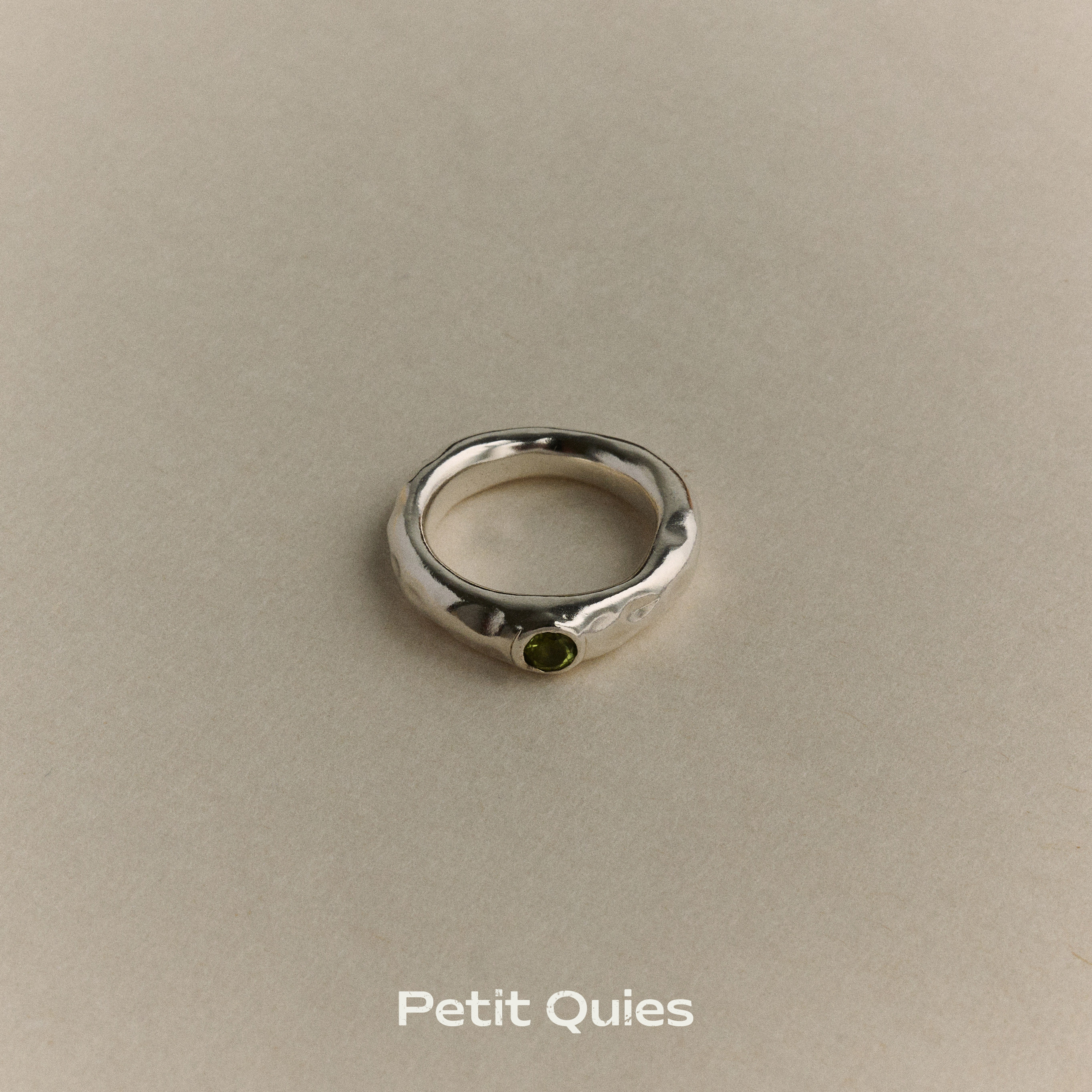Petit Quies小众纯手工镶嵌橄榄石纯银925戒指男女可佩戴图片