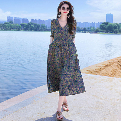 年轻妈妈高级棉绸连衣裙2026新款女夏季端庄大气超好看海滩度假裙