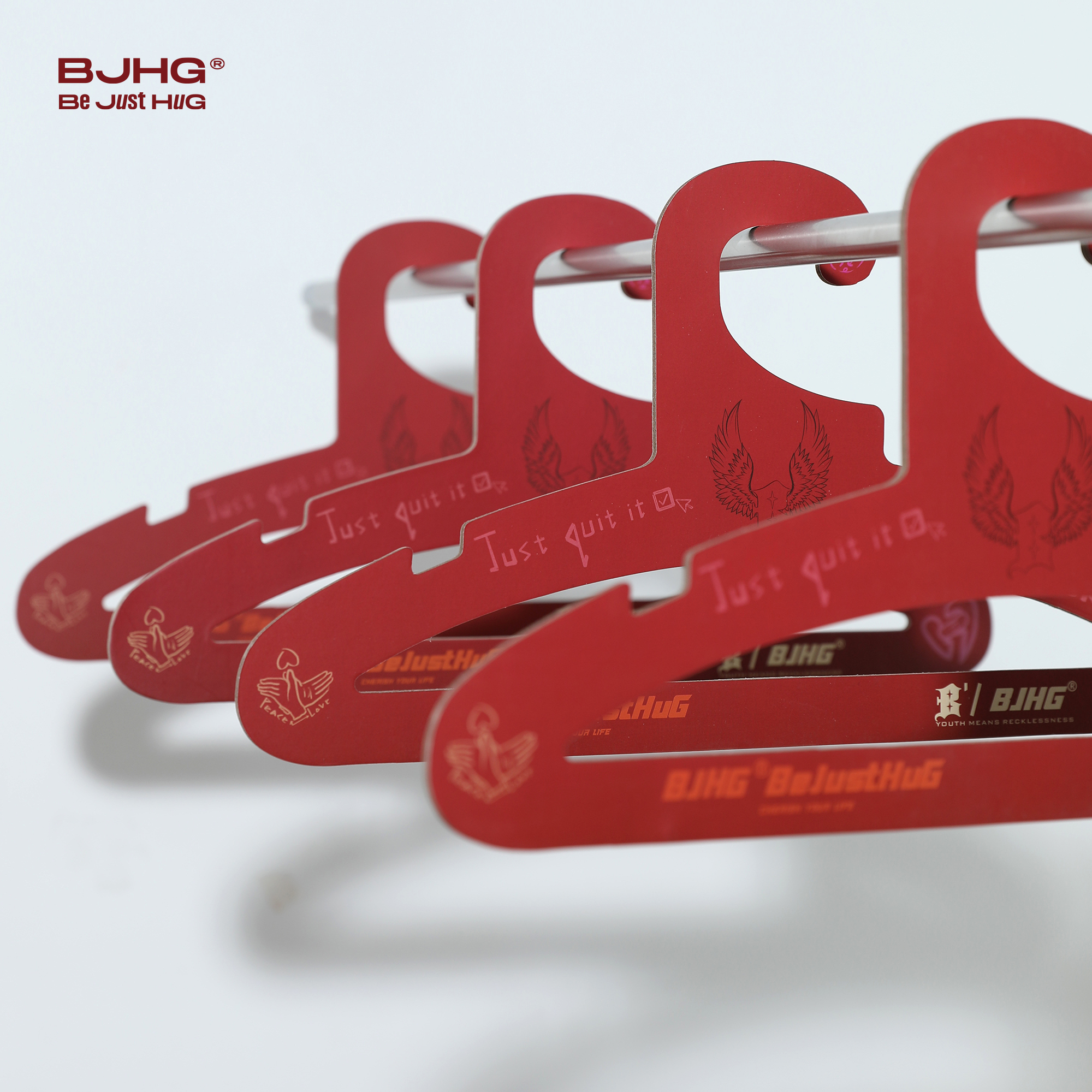 BJHG无痕家用衣架挂架