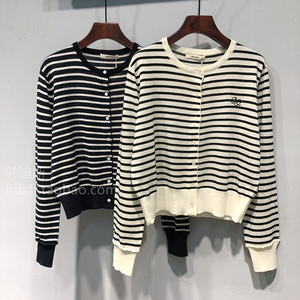 2024秋装韩国菲町新款单排扣刺绣爱心简约百搭长袖针织衫短开衫女