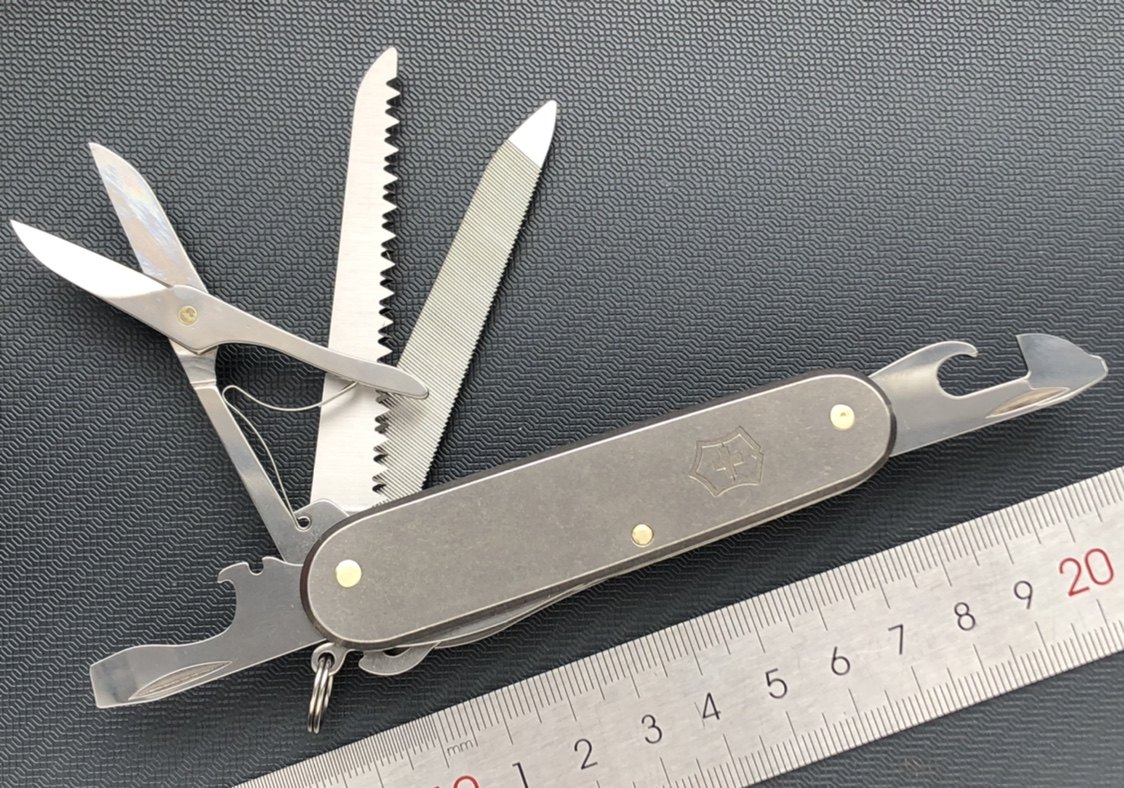 91mm瑞士军刀纯工具组合4层开瓶器锯子剪刀钢锯无主刀款