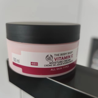 The Body Shop/Vitamin E Moisture Cream维他命E面霜日霜100ml