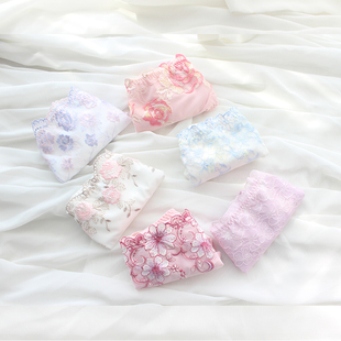 胖MM光滑牛奶丝内裤女刺绣花朵舒适中腰女士三角裤无痕大码包臀款