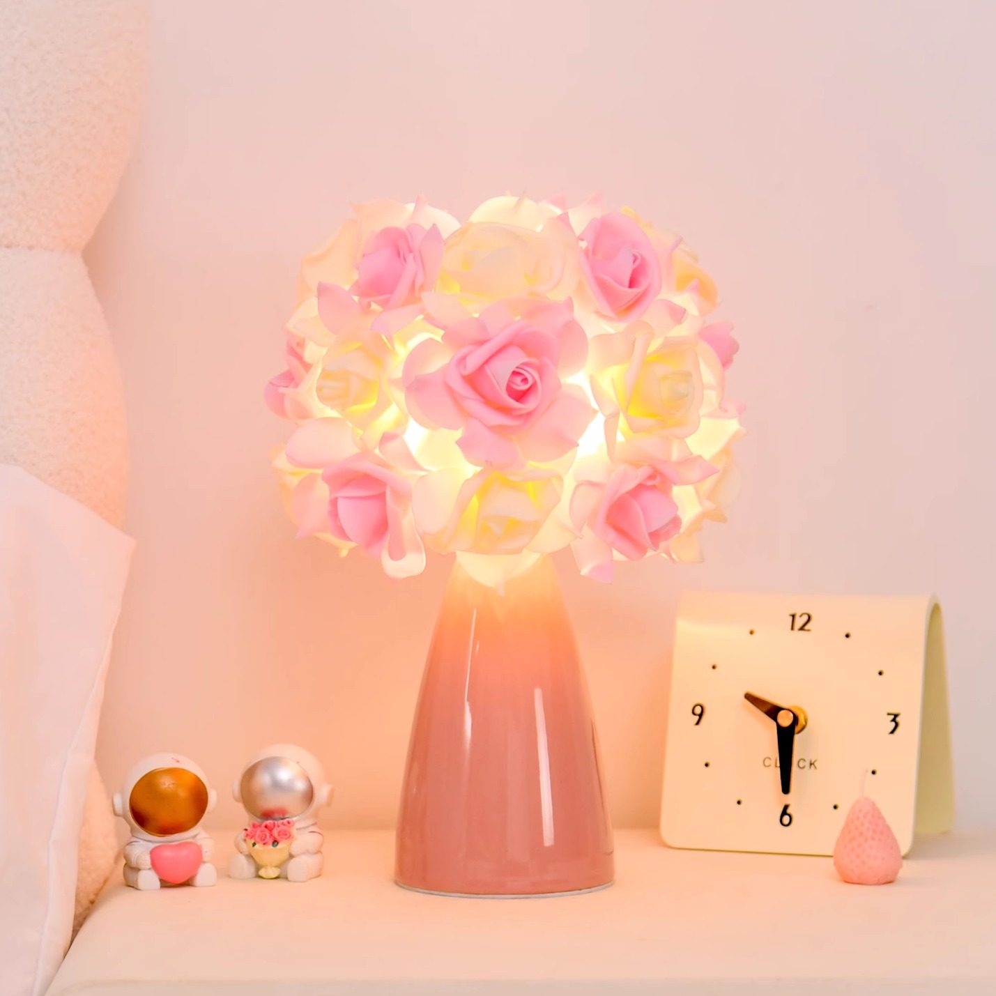奶油台灯卧室床头灯2025高级女孩房装饰摆件玫瑰花陶瓷氛围小夜灯