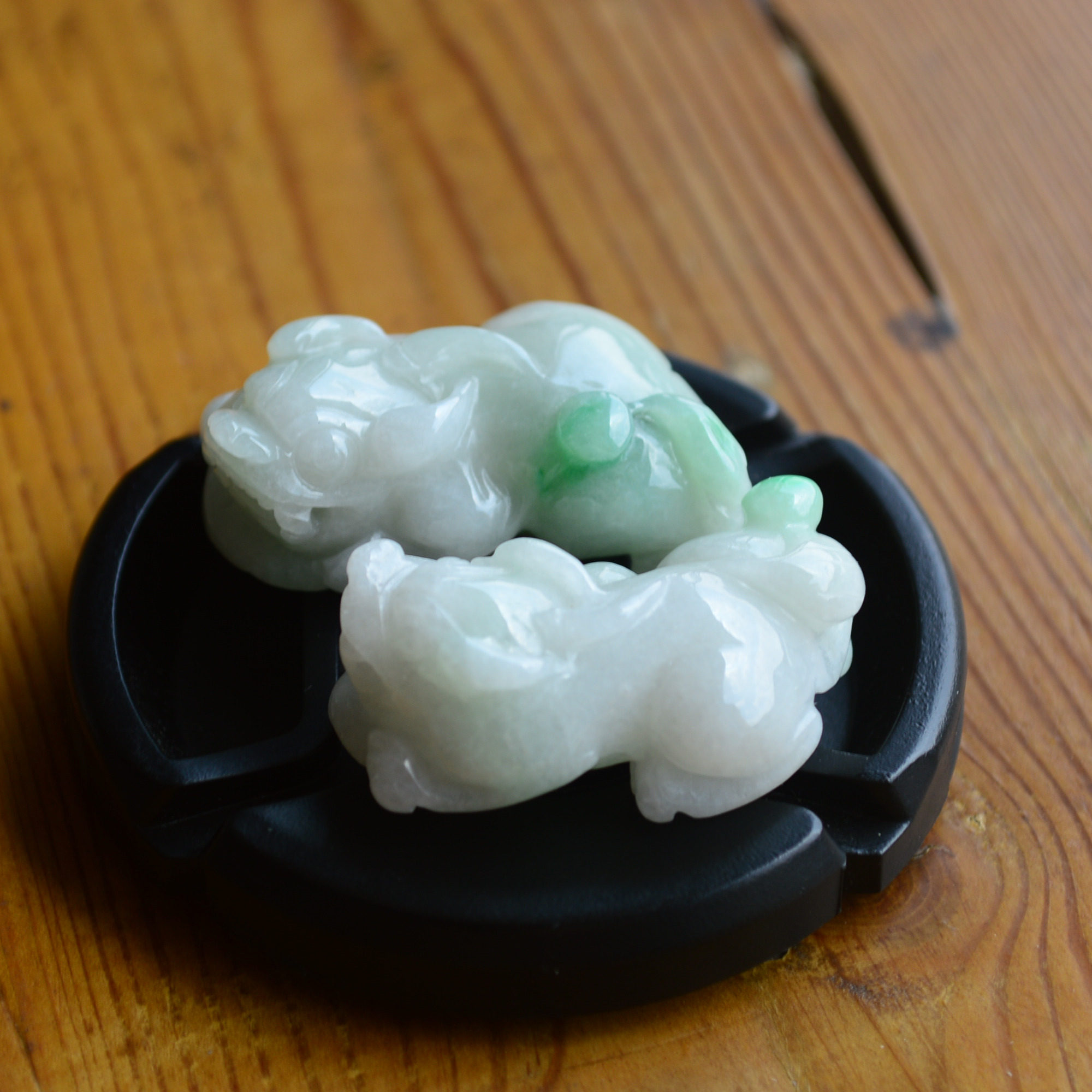 天然缅甸A货翡翠糯种飘阳绿色貔貅对佩玉坠挂件有孔直接佩戴对价
