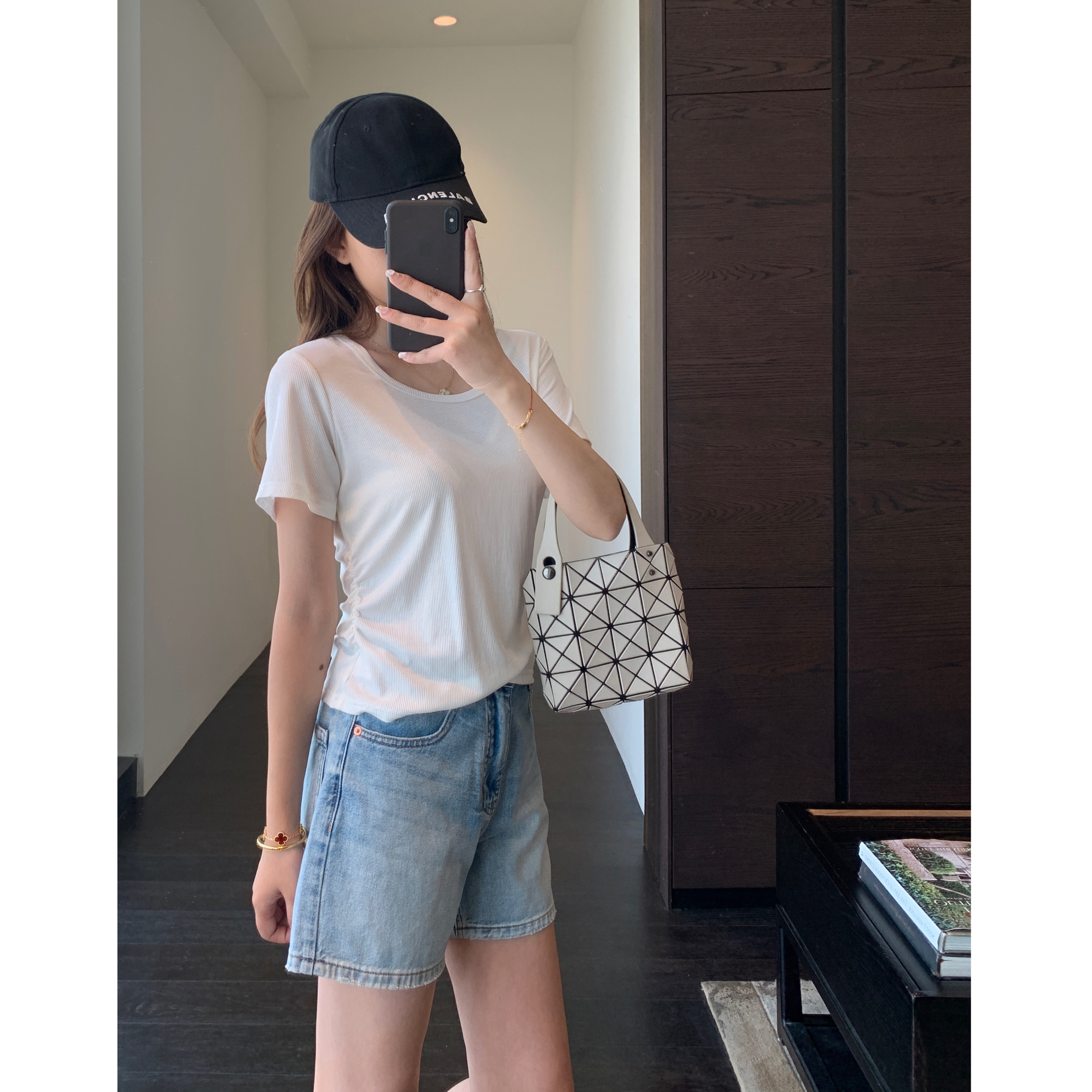 AMR UU◆时髦大U领 设计感侧腰褶皱显瘦凉感舒适短袖T恤女夏新款