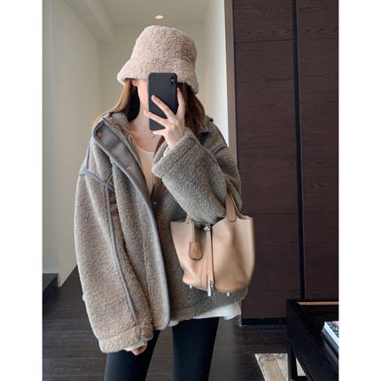AMR UU◆保暖不臃肿～减龄时髦休闲毛绒连帽厚外套2025新款秋冬