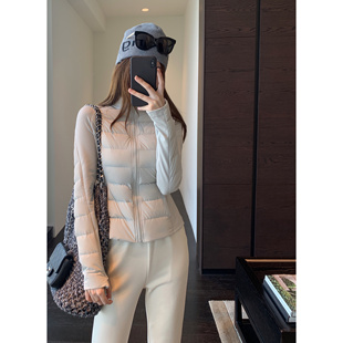 显瘦保暖轻薄款 AMR 修身 柜上lu家款 羽绒服短外套女秋冬新