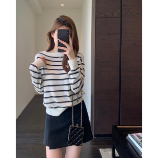 条纹针织衫 时髦斜肩 条纹长袖 针织衫 上衣女2026春新 AMR 薄款