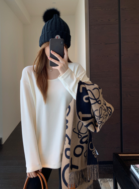 AMR UU◆好穿到爆～时髦U领保暖双面绒白色加绒打底衫女秋冬新款