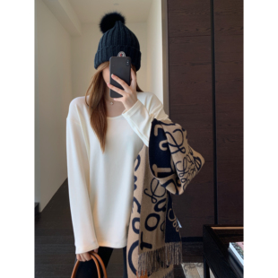 女秋冬新款 好穿到爆～时髦U领保暖双面绒白色加绒打底衫 AMR