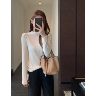 女上衣秋冬新 搭配神器～保暖舒适醋酸羊毛混纺加绒打底衫 AMR