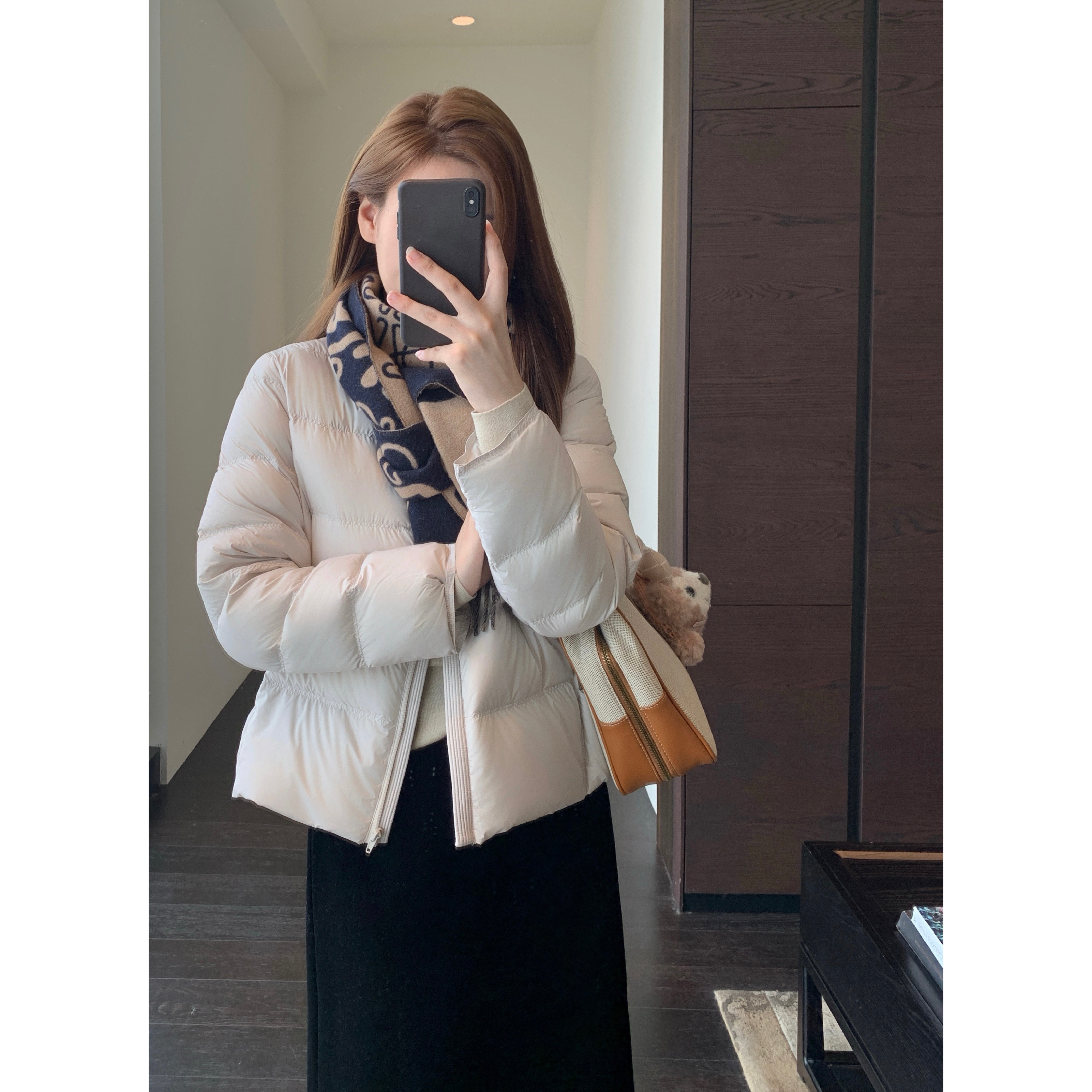 AMR UU◆时髦洋气 保暖轻便白鸭绒排骨羽绒服短款厚外套2025新款