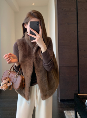 AMR UU◆叠穿神器 氛围感慵懒时髦立领毛绒绒马甲外套女上衣新款