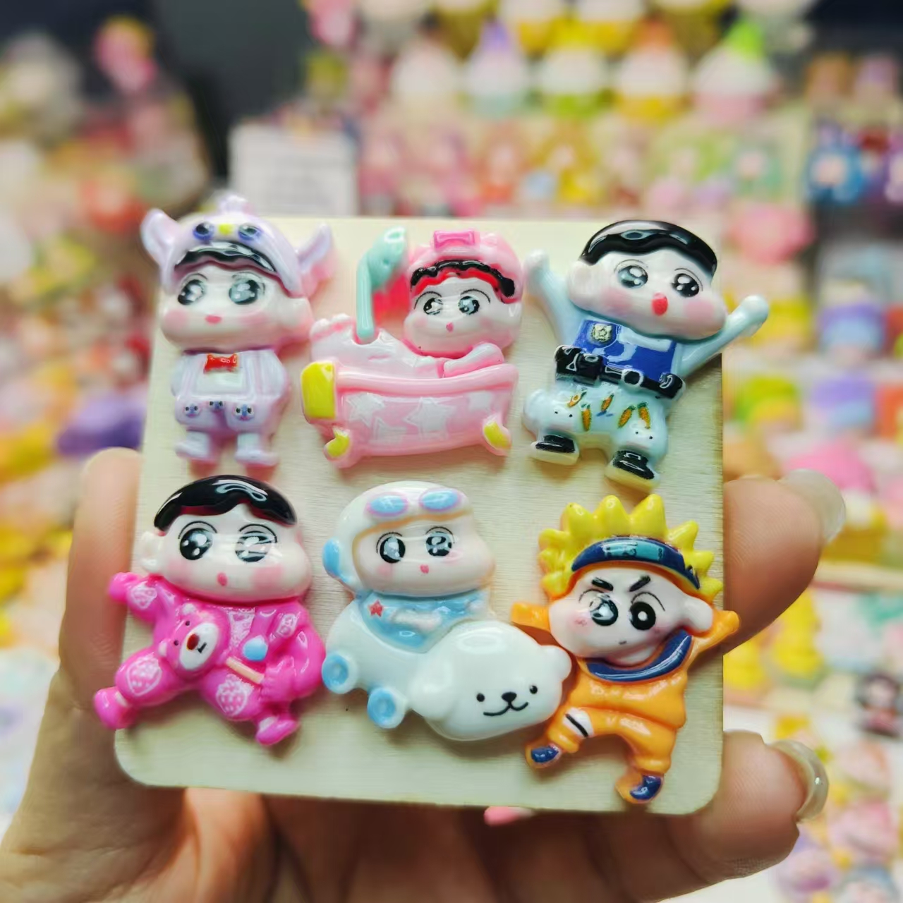 【对对碰】蜡笔小新变装diy材料发夹创意手机壳卡通树脂装饰饰品