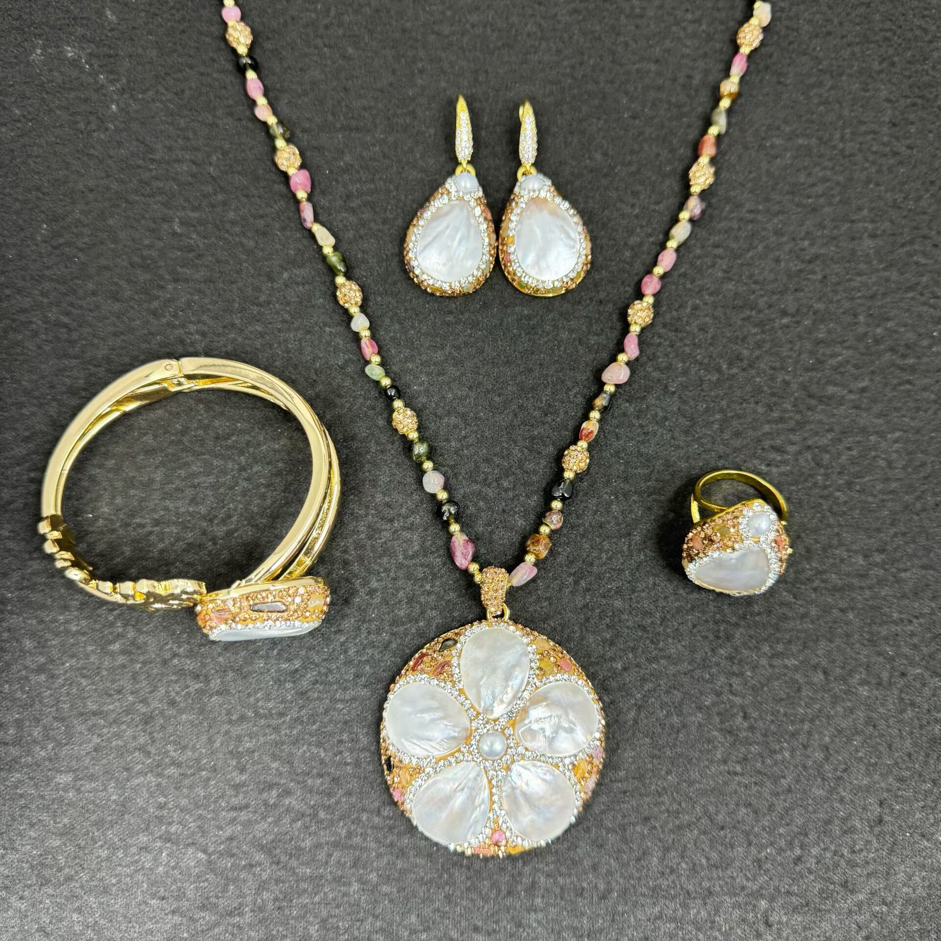 新款天然珍珠贝壳花朵镶嵌中古珠宝个性纯手工套装项链戒指耳饰,饰品/流行首饰/时尚饰品新,组合套装,淘宝优惠券,粉丝福利购,淘宝优惠卷