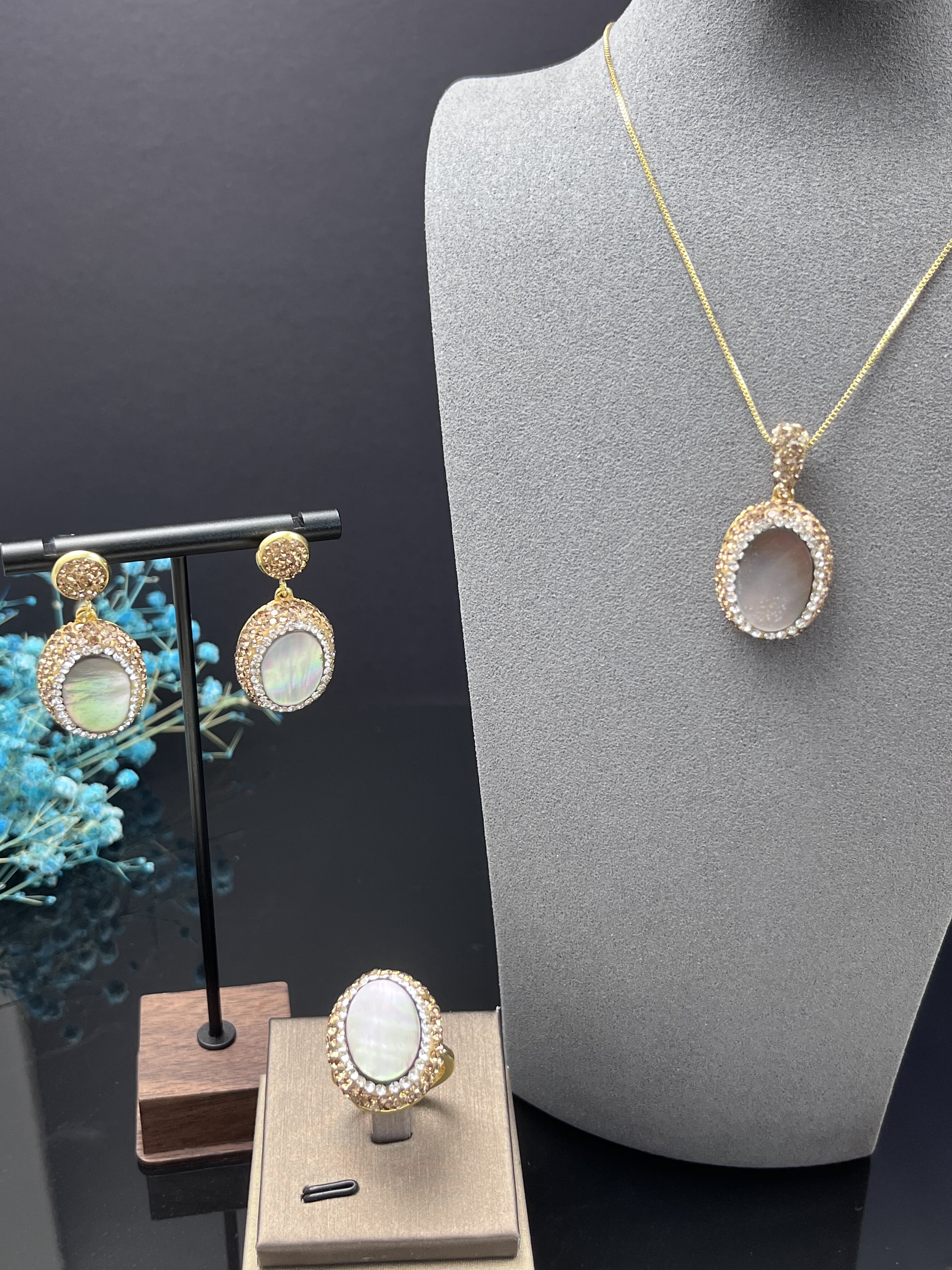 高级灰马贝镶嵌项链戒指小耳钉套装简约时尚百搭锁骨链厂家