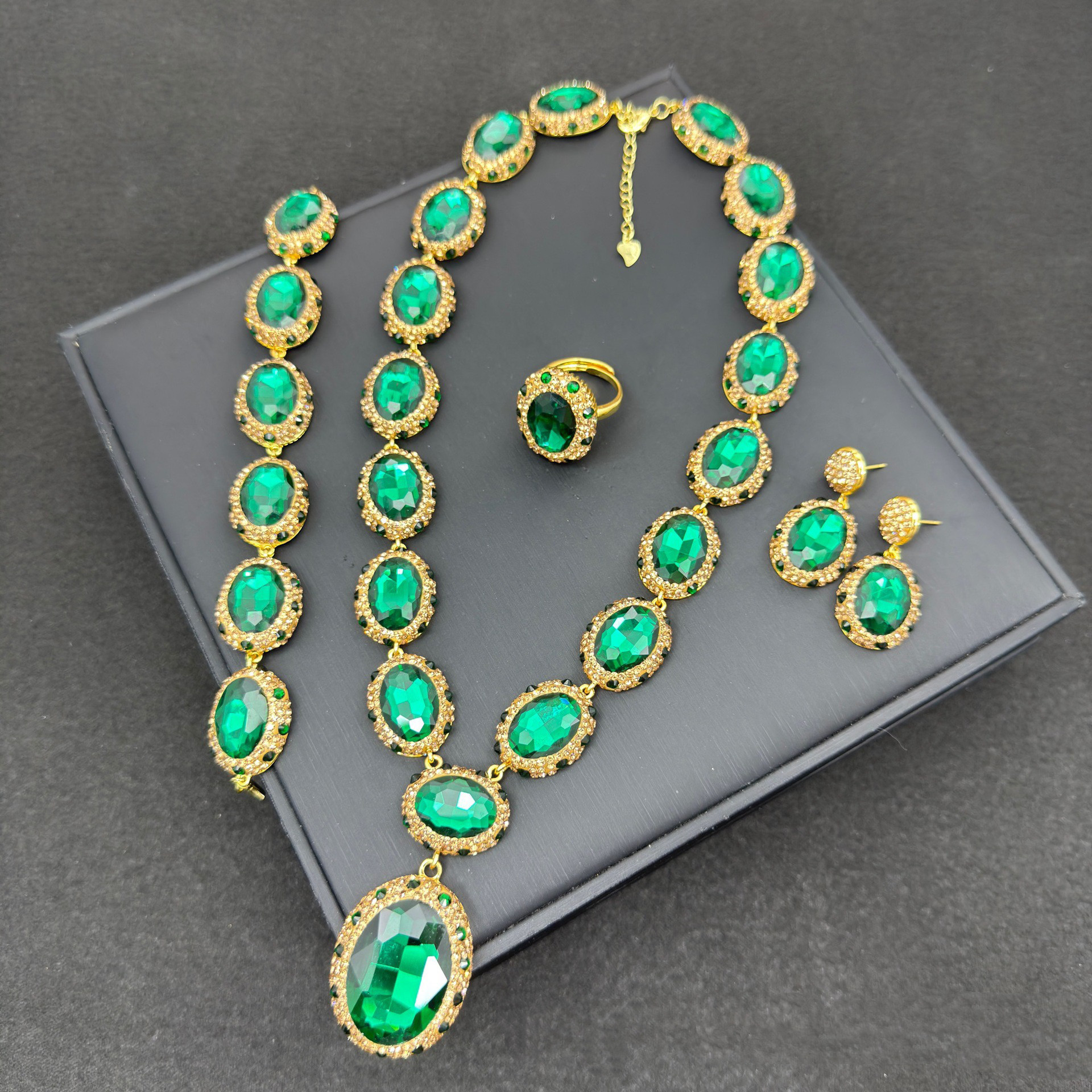 新款绿色水晶奢华捷克钻套装中古珠宝小众首饰四件套高贵项链手链