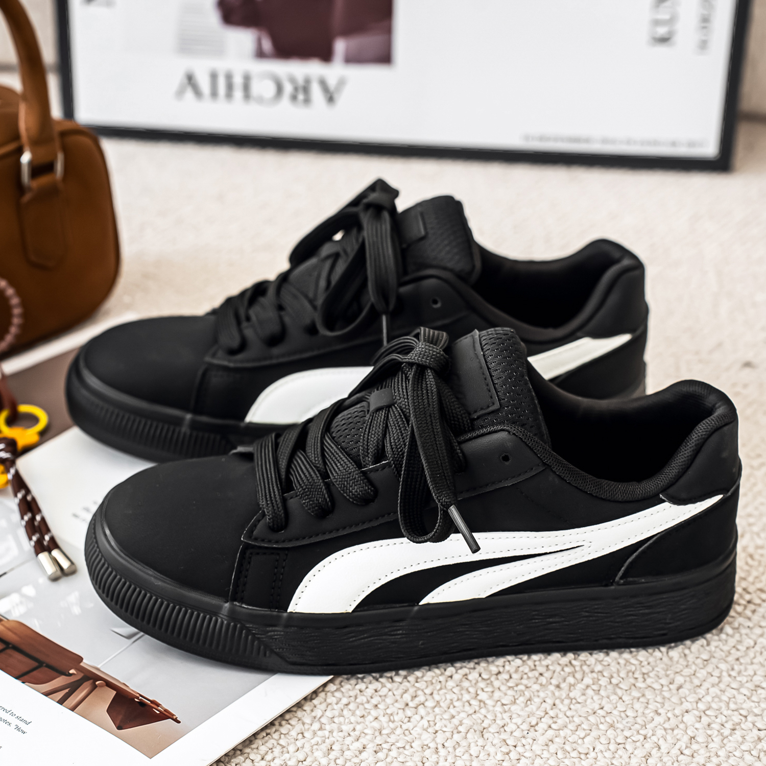 男鞋子潮鞋2025秋冬ins网红小众黑色板鞋男士百搭港风运动德训鞋