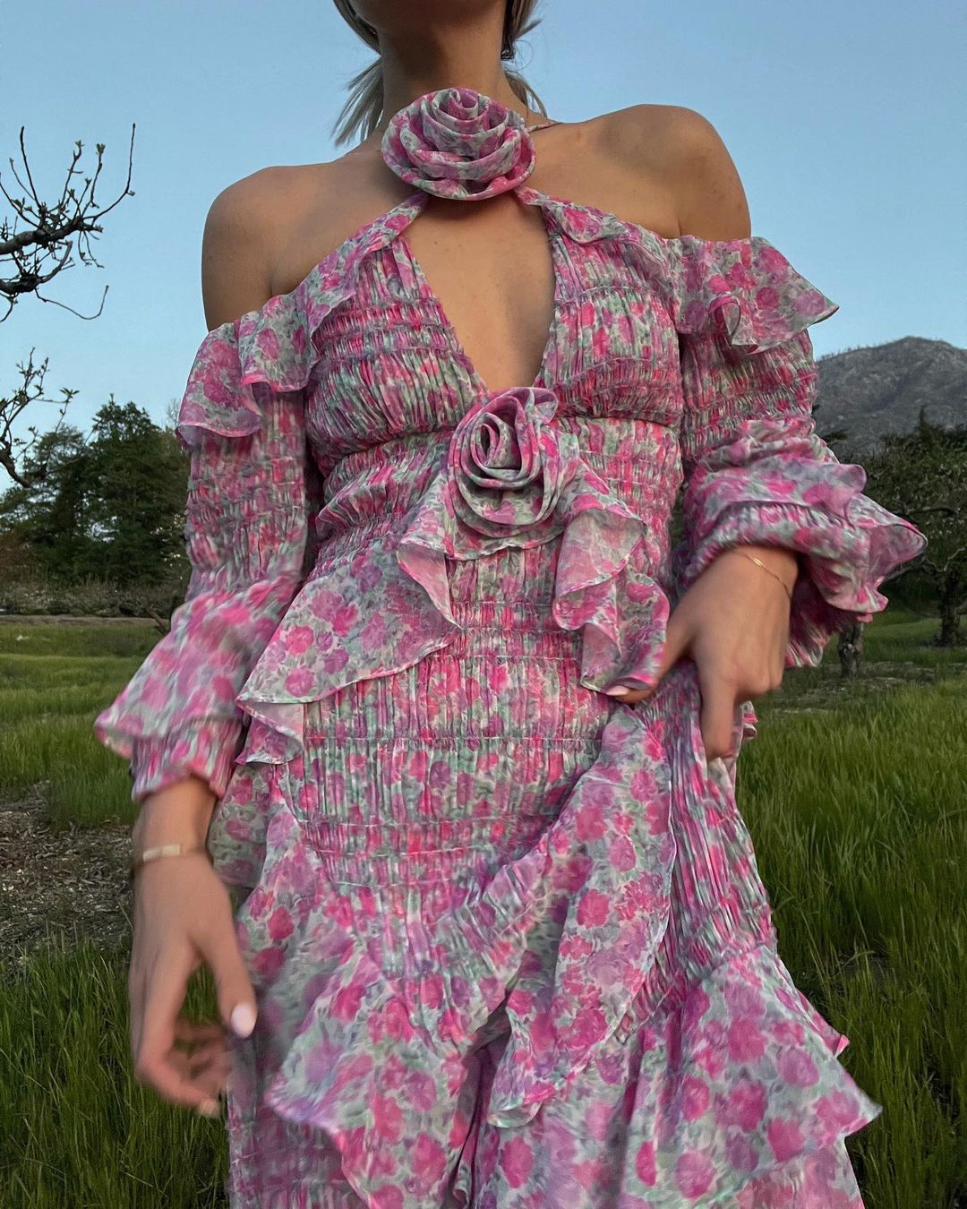 LAXMI买手店For Love & Lemons 23SS 印花雪纺交叉挂脖花边连衣裙