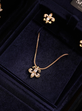 日本鸢尾花项链2026新款金色女款轻奢风满钻吊坠锁骨链高级感饰品