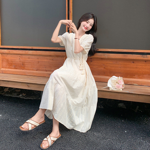 初恋甜美风连衣裙女夏收腰显瘦纯欲小众不撞款绝美别致韩系仙女裙
