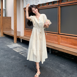 初恋甜美风连衣裙女夏收腰显瘦纯欲小众不撞款绝美别致韩系仙女裙图片