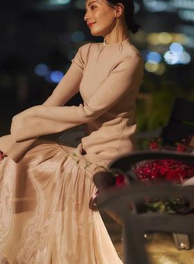 ZOEYJA佐佐家 ANU@NS四色 超显瘦高弹温柔珠光拼接针织层次连衣裙