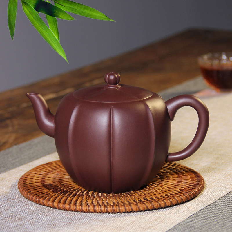 宜兴一厂老紫泥360cc菱花泡茶壶