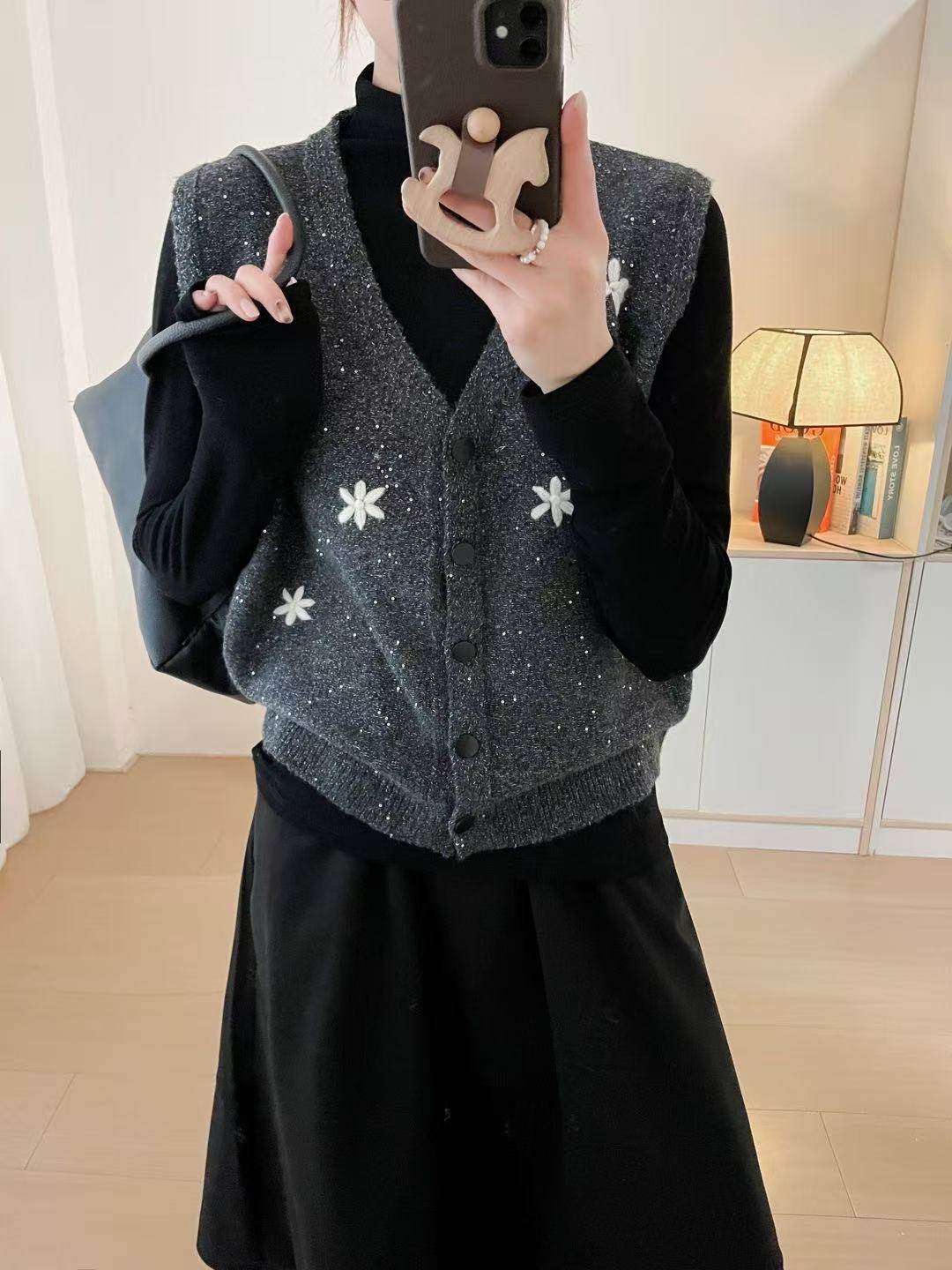 2026年春款新款女羊绒马甲针织开衫两件套小香风套装亮片绣花宽松,女装/女士精品,时尚套装,淘宝优惠券,粉丝福利购,淘宝优惠卷