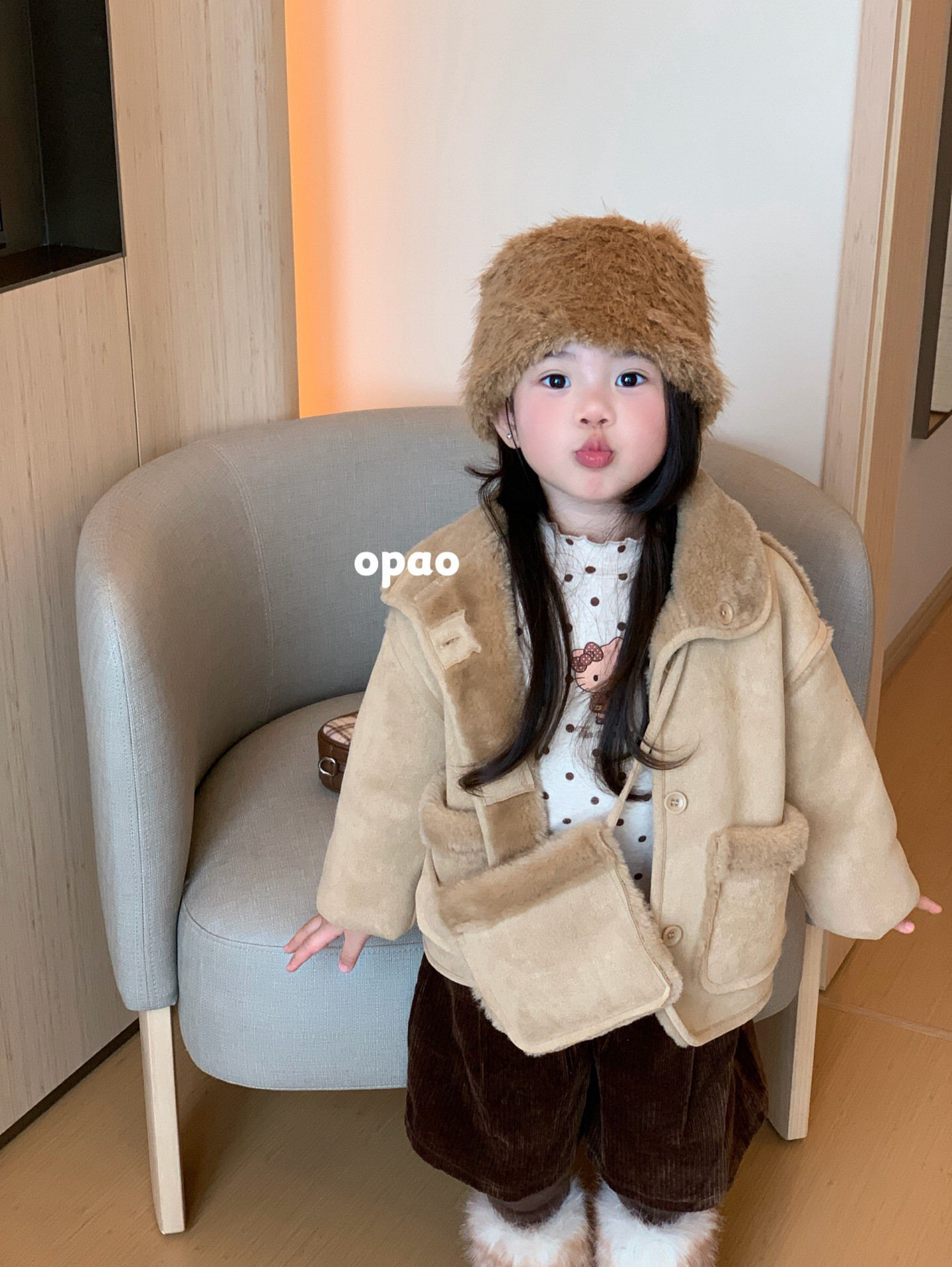 凡妈童装26秋冬新款女童小童韩版皮毛一体挎包两面穿毛毛外套洋气