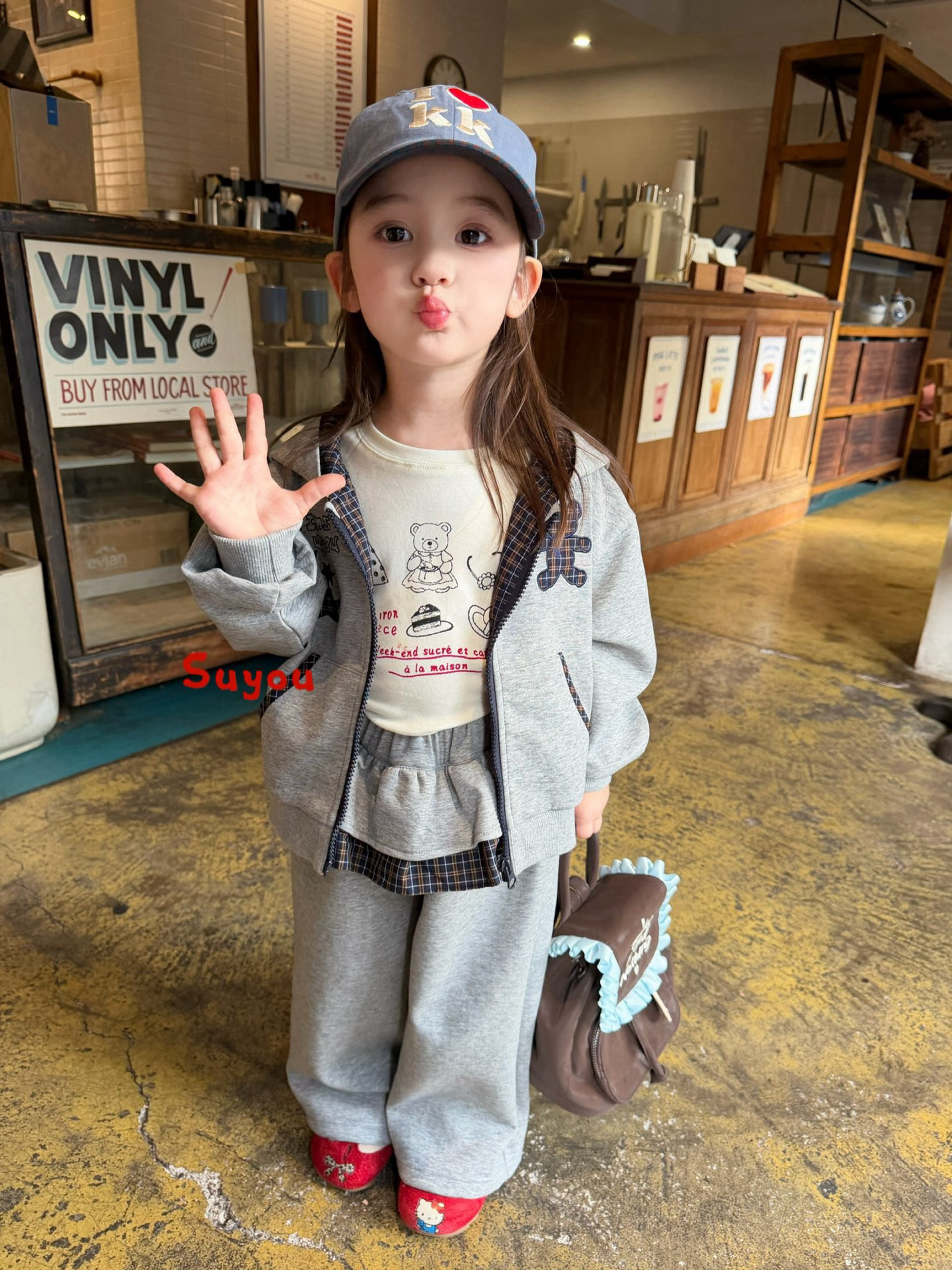 凡妈童装2026秋季新款女童小童韩版百搭打底衫连帽外套裙摆裤套装