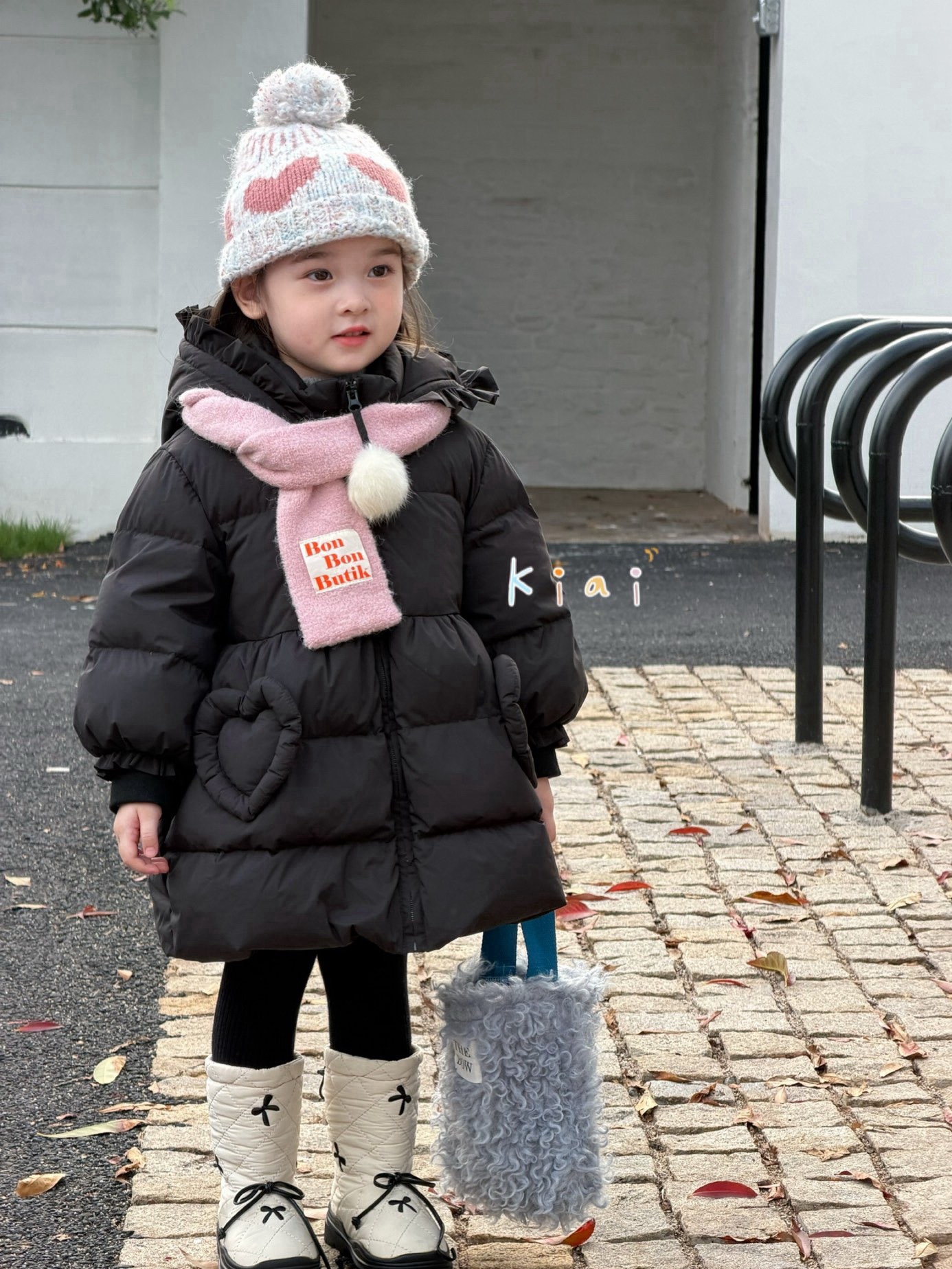 凡妈童装25冬季新款女童小童韩版爱心口袋中长连帽羽绒服外套洋气