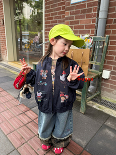 凡妈童装26秋季新款女童小童韩版迷彩拼接直筒牛仔裤卡通休闲外套