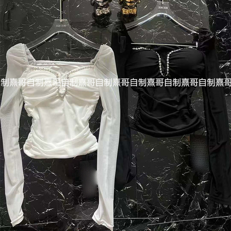 纯欲风辣妹性感一字肩上衣女冬季镶钻v领长袖t恤打底衫内搭可外穿