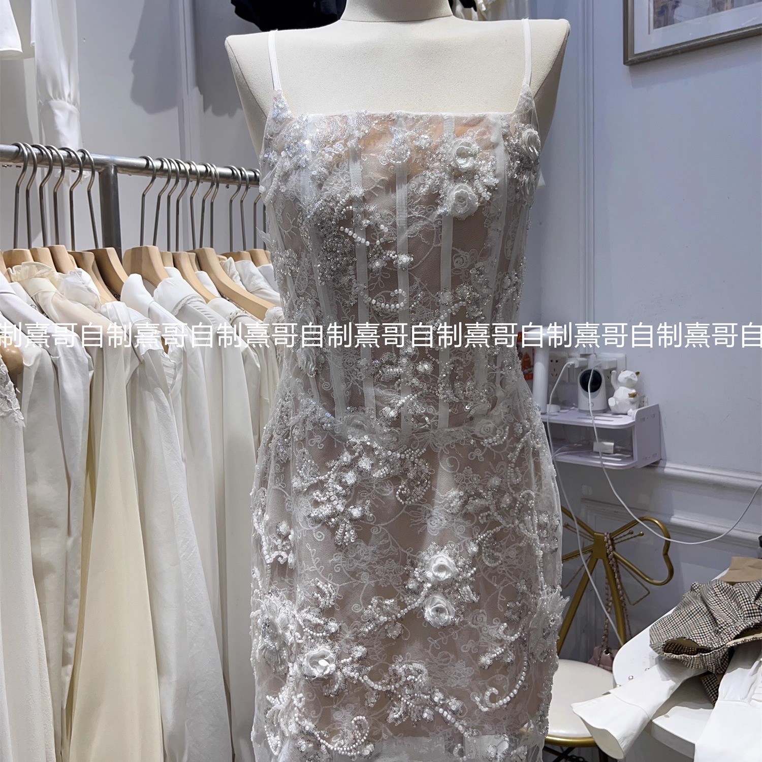 精致宴会短款重工定制珠花鱼骨蕾丝吊带连衣裙轻奢浪漫收腰小礼裙