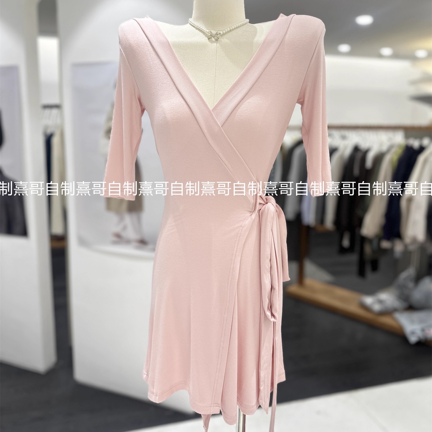 法式气质性感v领中袖连衣裙女秋高级感交叉系带收腰显瘦开叉长裙