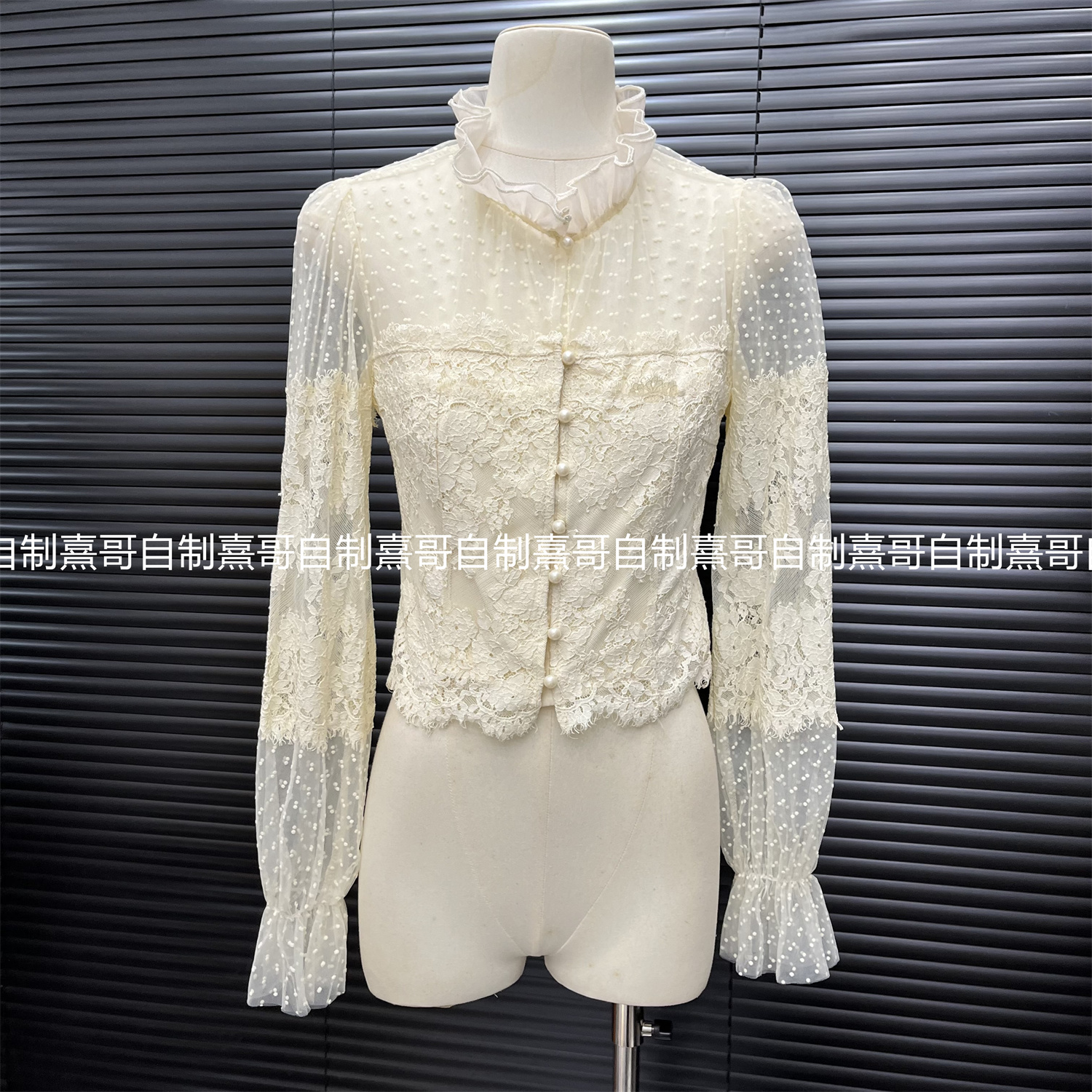 重工法式复古宫廷风半高领衬衫冬季设计感长袖波点蕾丝衫气质上衣
