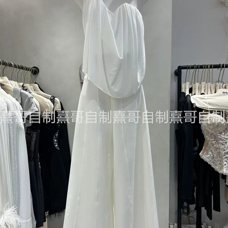 法式复古气质花朵抹胸上衣女夏季新款设计感小众修身显瘦短款上衣