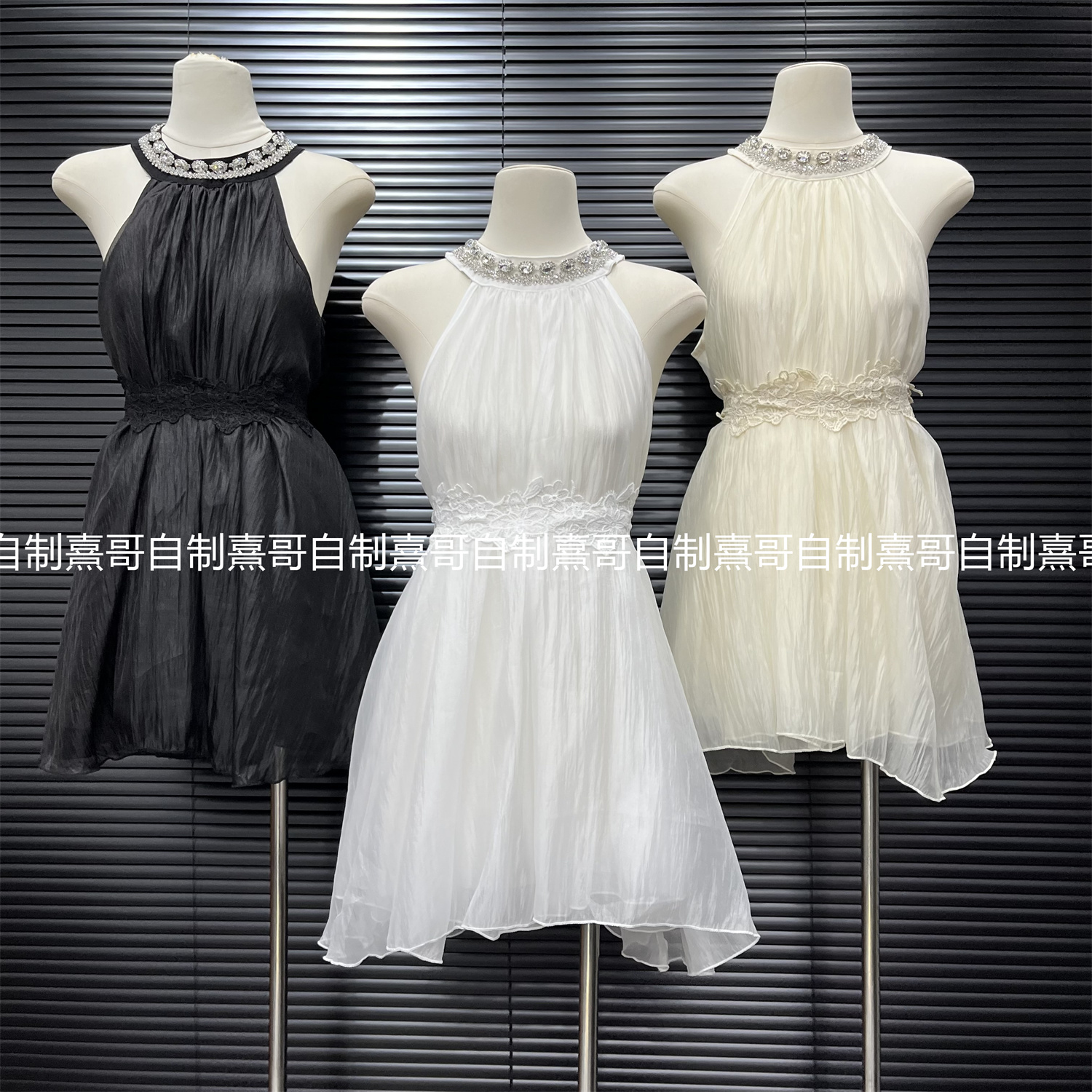 法式白色镶钻挂脖连衣裙女夏季名媛气质礼服短裙修身收腰超仙裙子