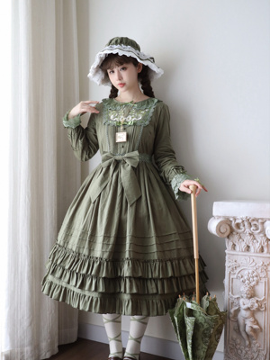 草莓巫女刺绣连衣裙Lolita