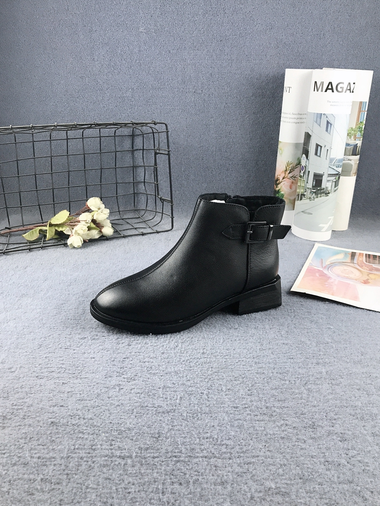 头层牛皮低跟加绒百搭时装短靴女