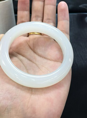 和田玉冰白手镯 67.5g 油油润润38096