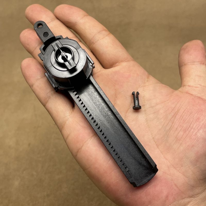 缤瑞博越杂物箱手套箱缓冲阻尼器